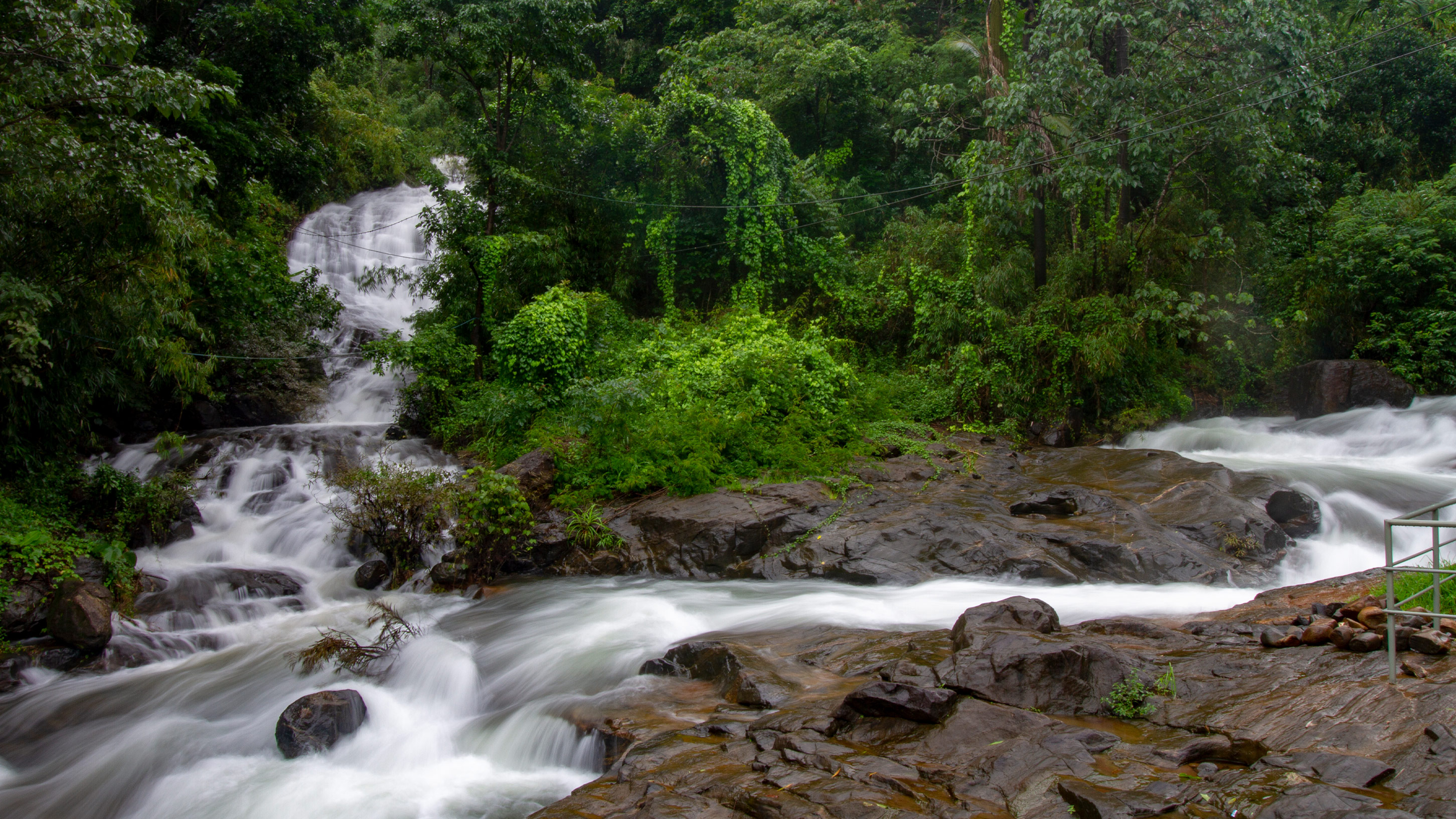 trekking towards Ezharakund Waterfalls