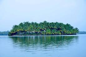 Kavvayi Kayal backwaters in Kerala