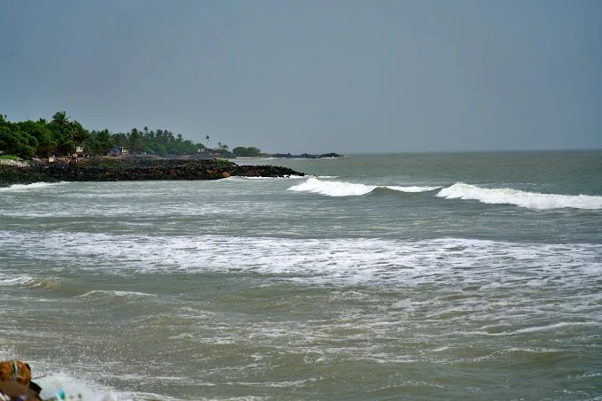Walkway along Thalassery Kadalpalam over Arabian Sea